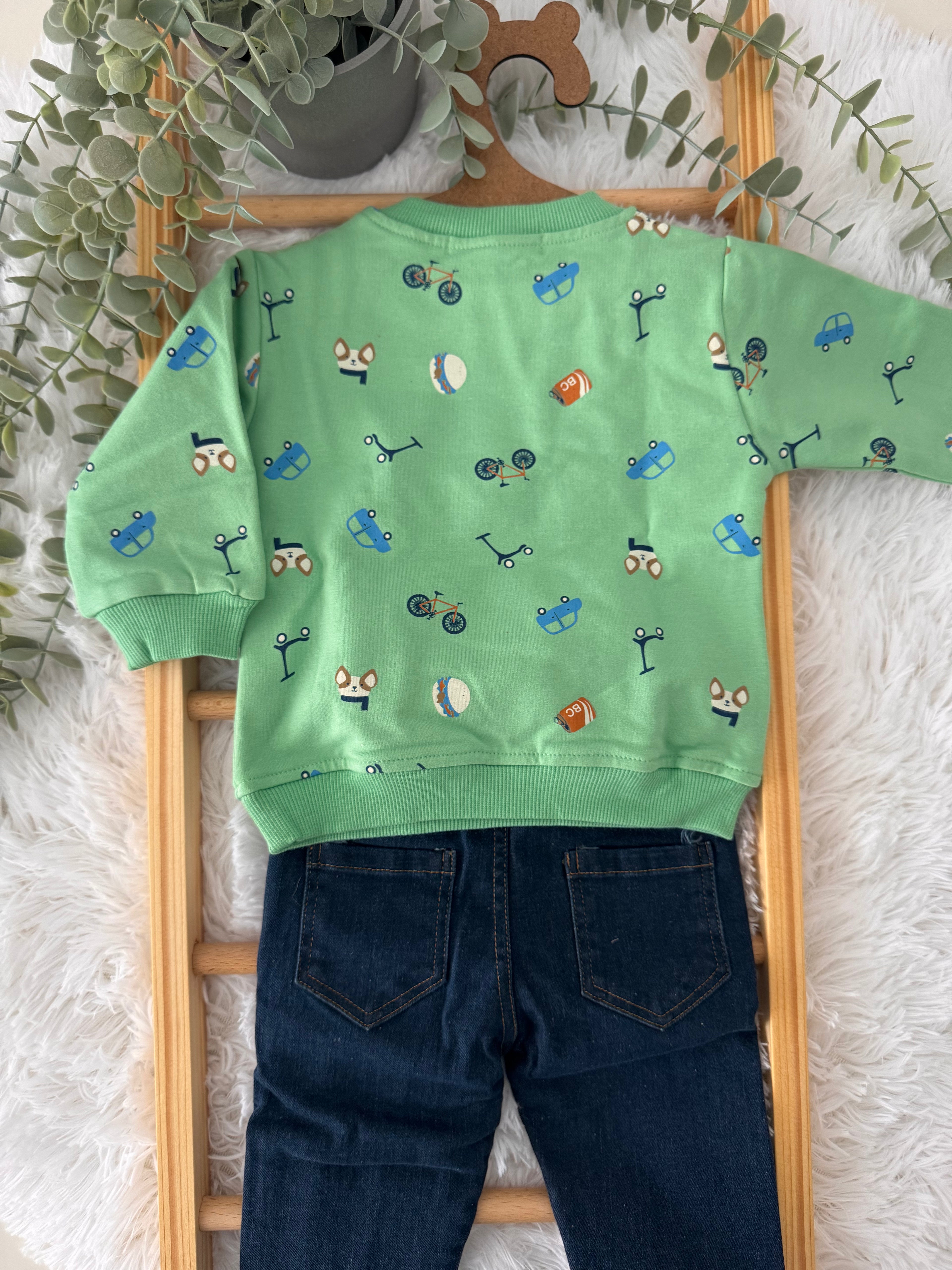 Conjunto de jeans com camisola