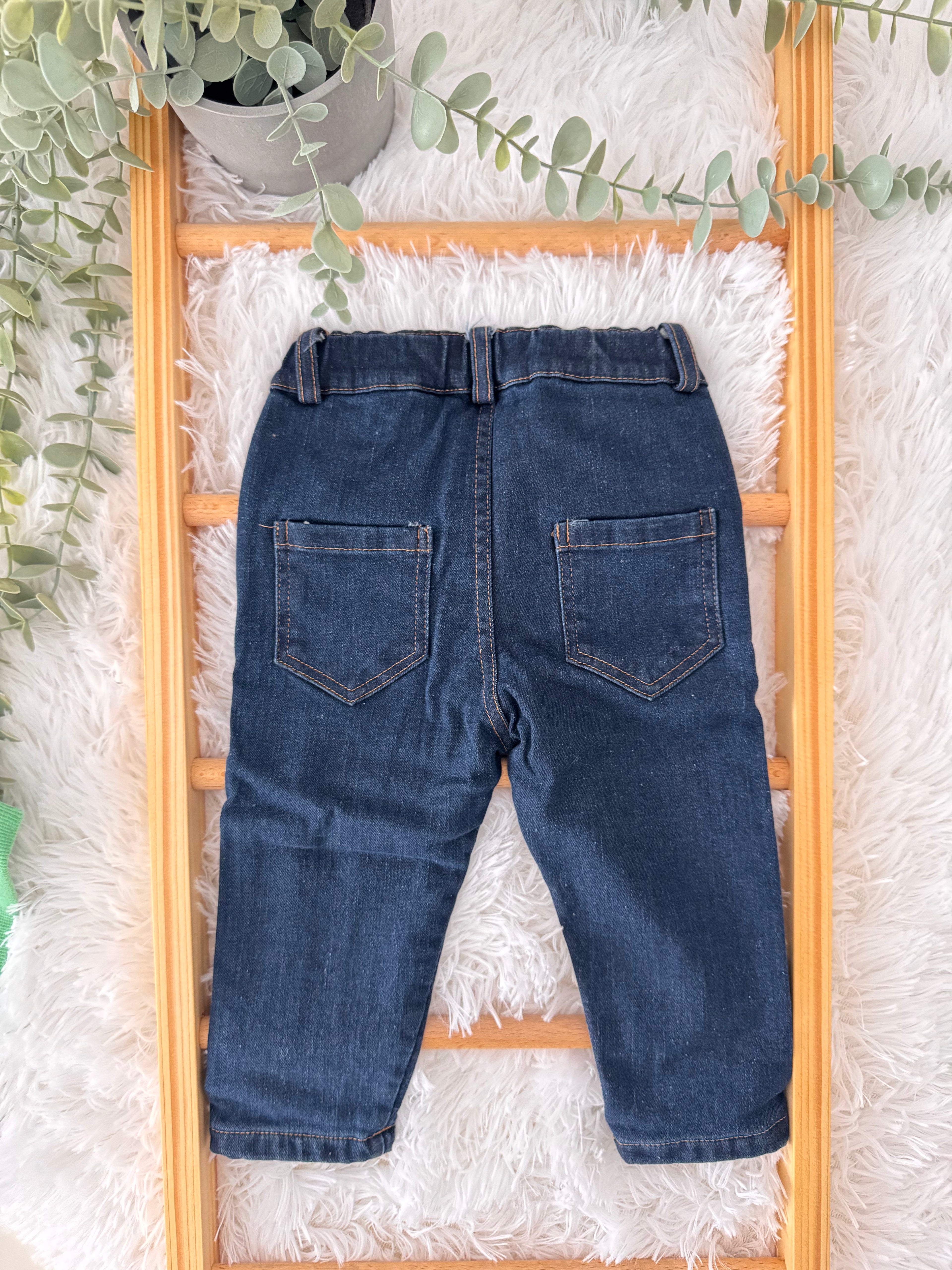 Conjunto de jeans com camisola