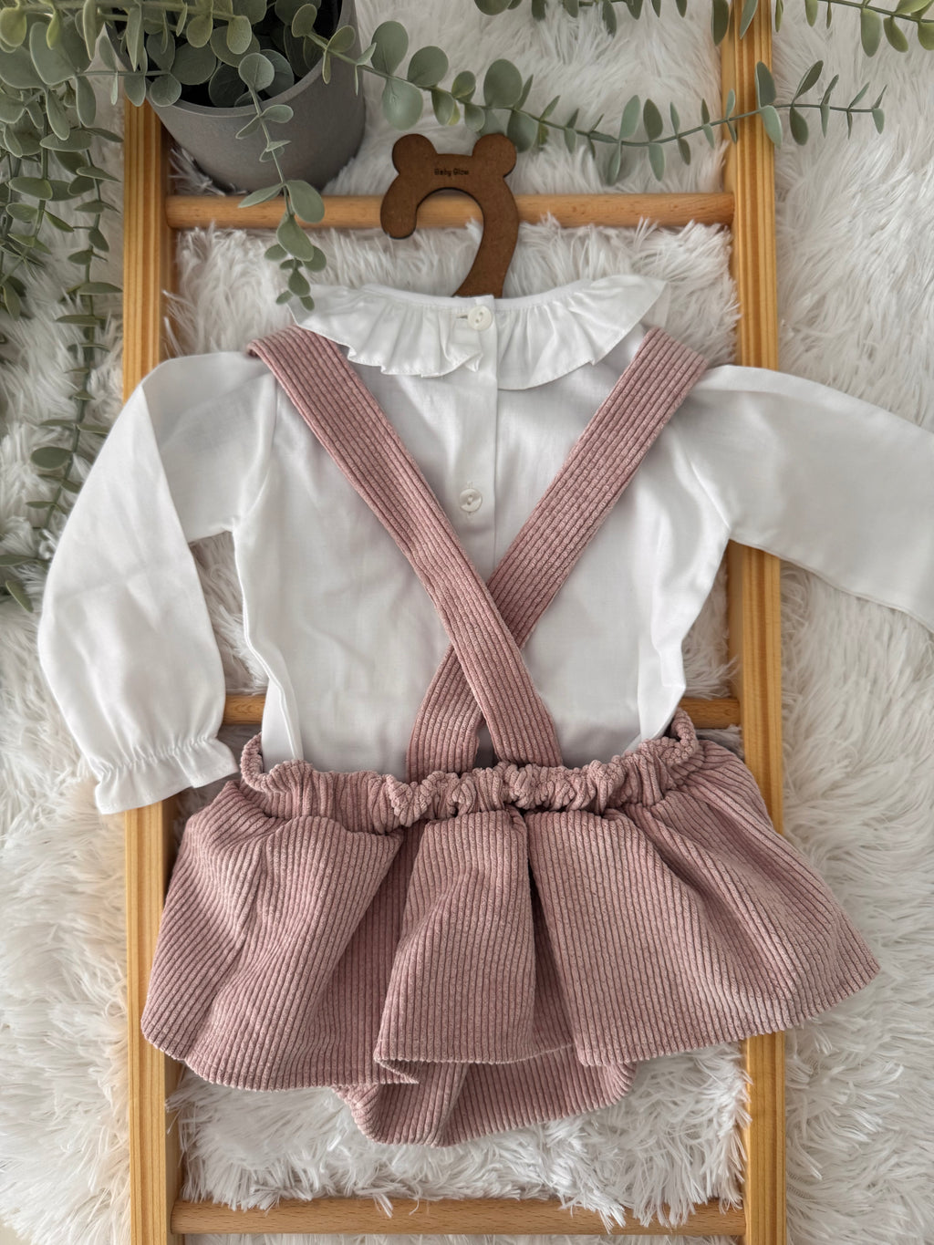 Jardineiras saia de Bombazine com Blusa