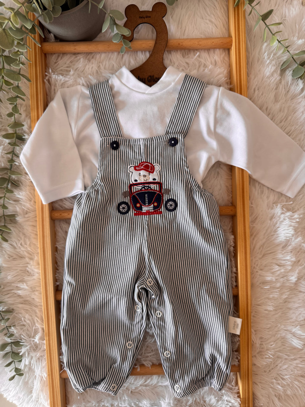 Jardineiras de menino com Blusa