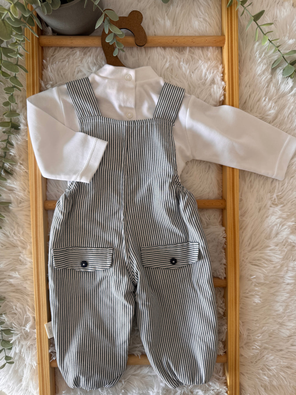 Jardineiras de menino com Blusa