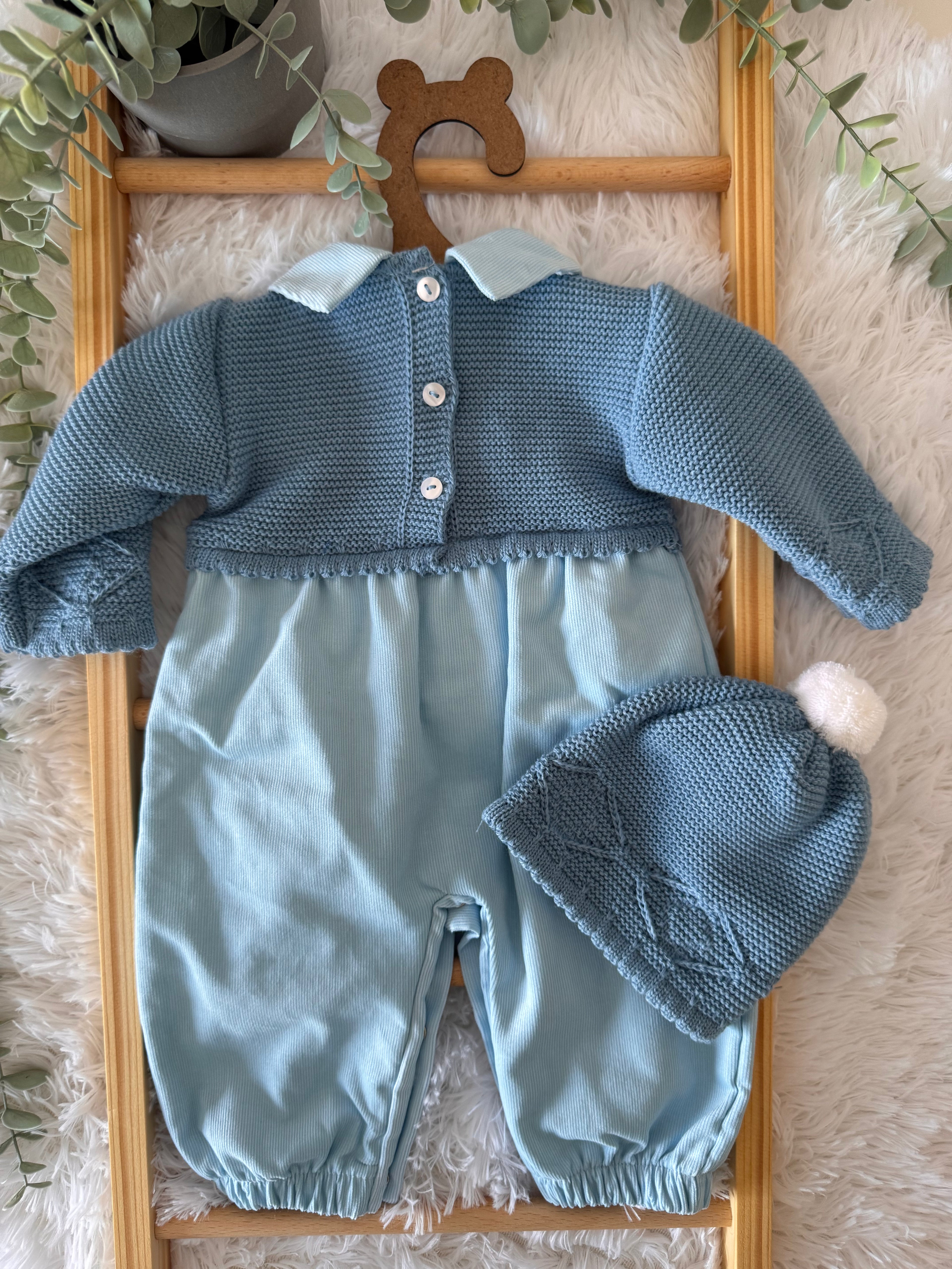 Macacão azul com gorro