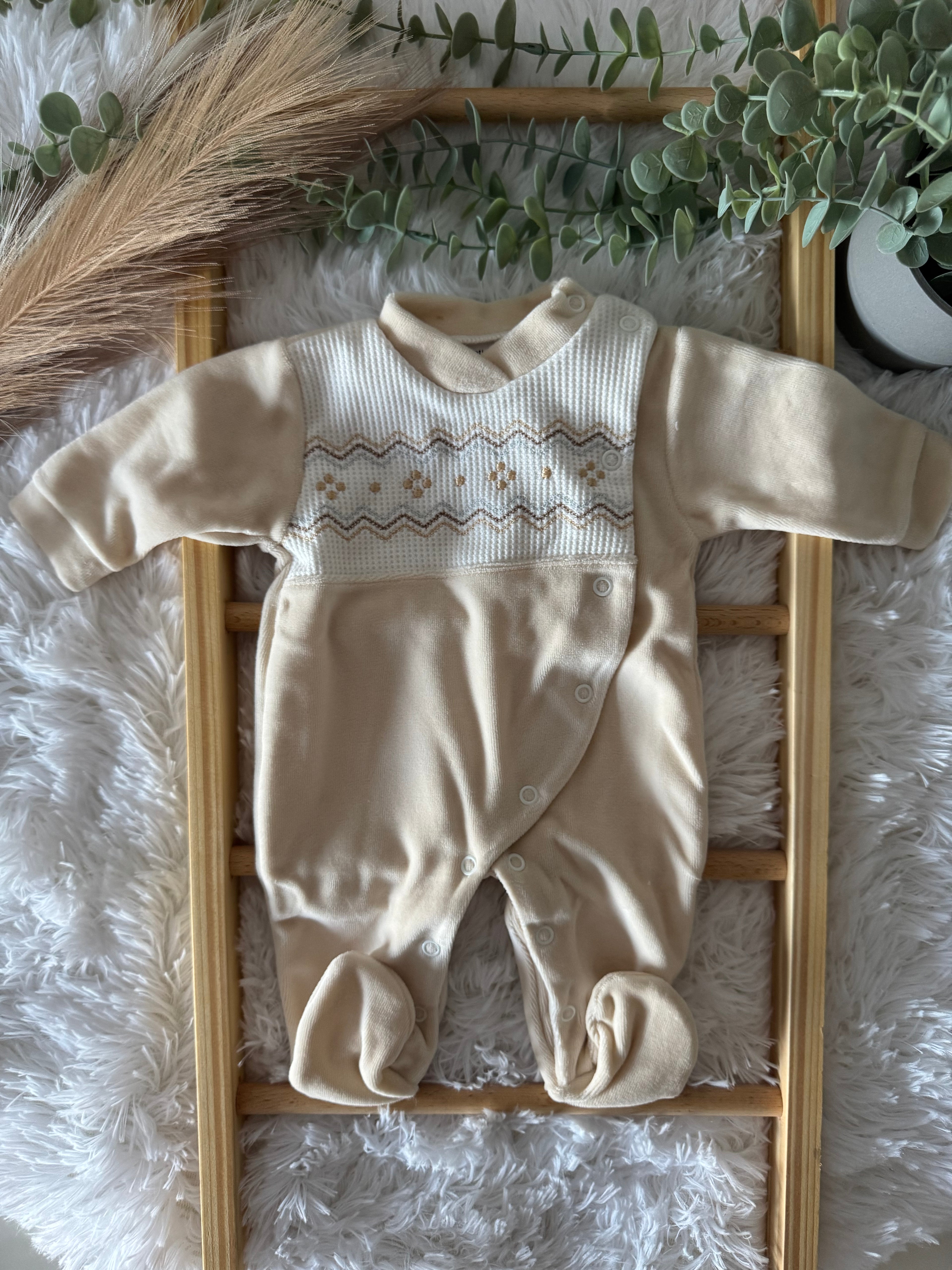 Babygrow areia de veludo