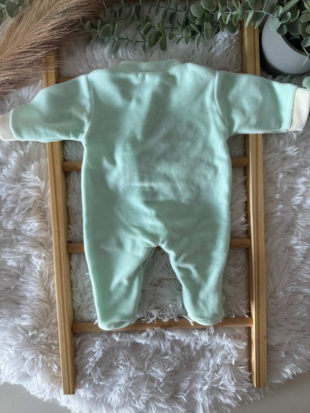 Babygrow verde água de veludo