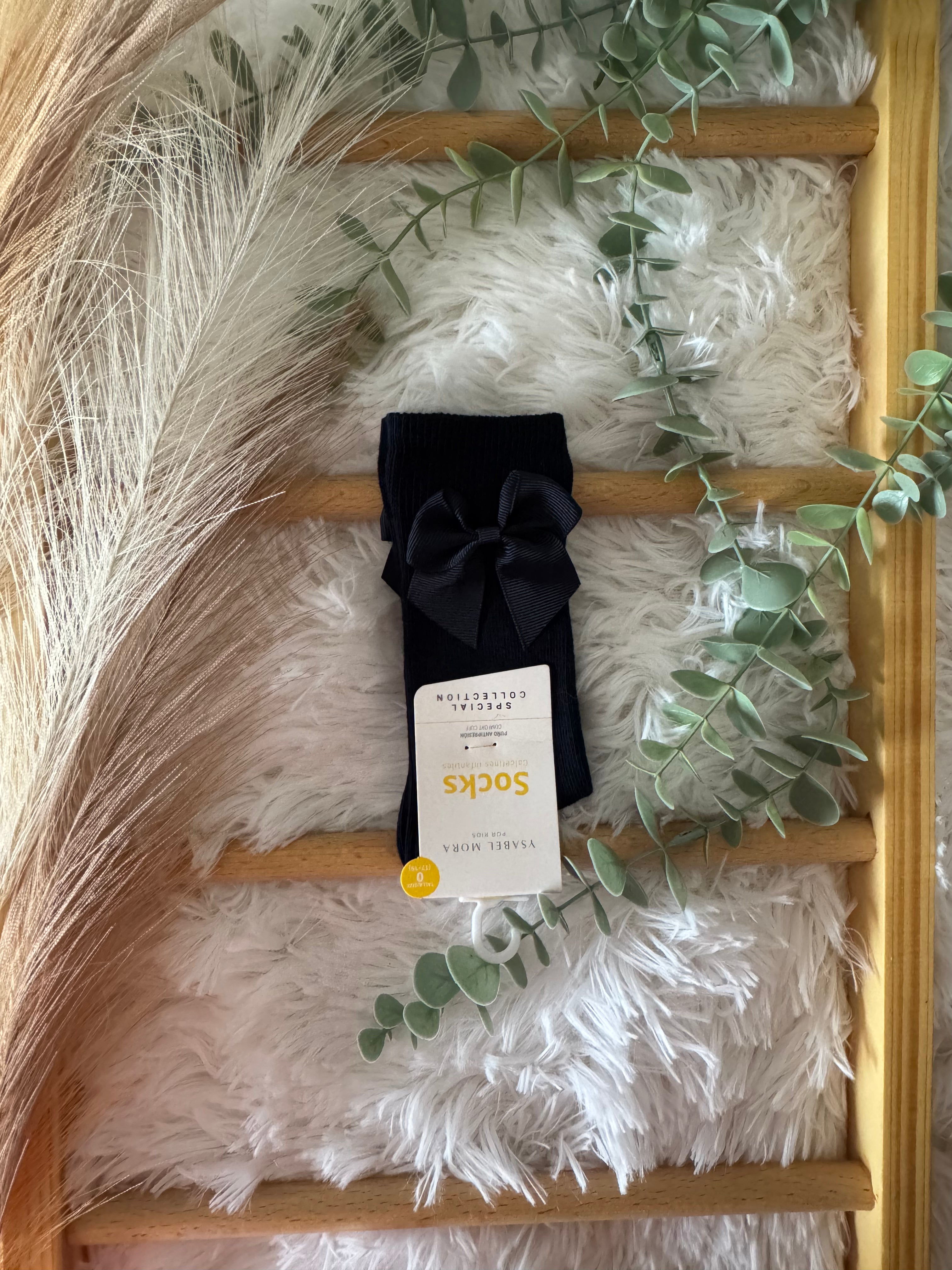 Meias com laço de várias cores