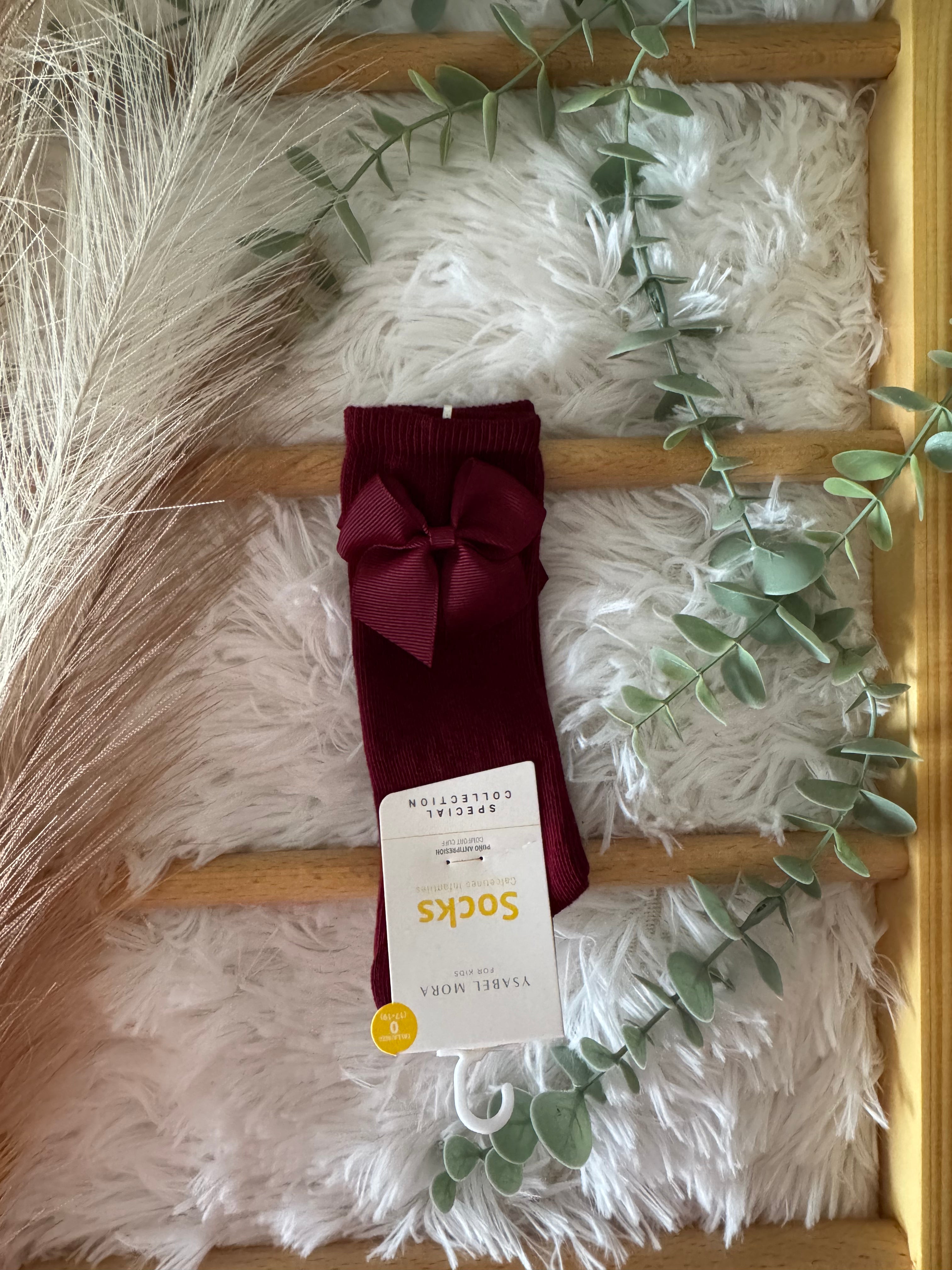 Meias com laço de várias cores