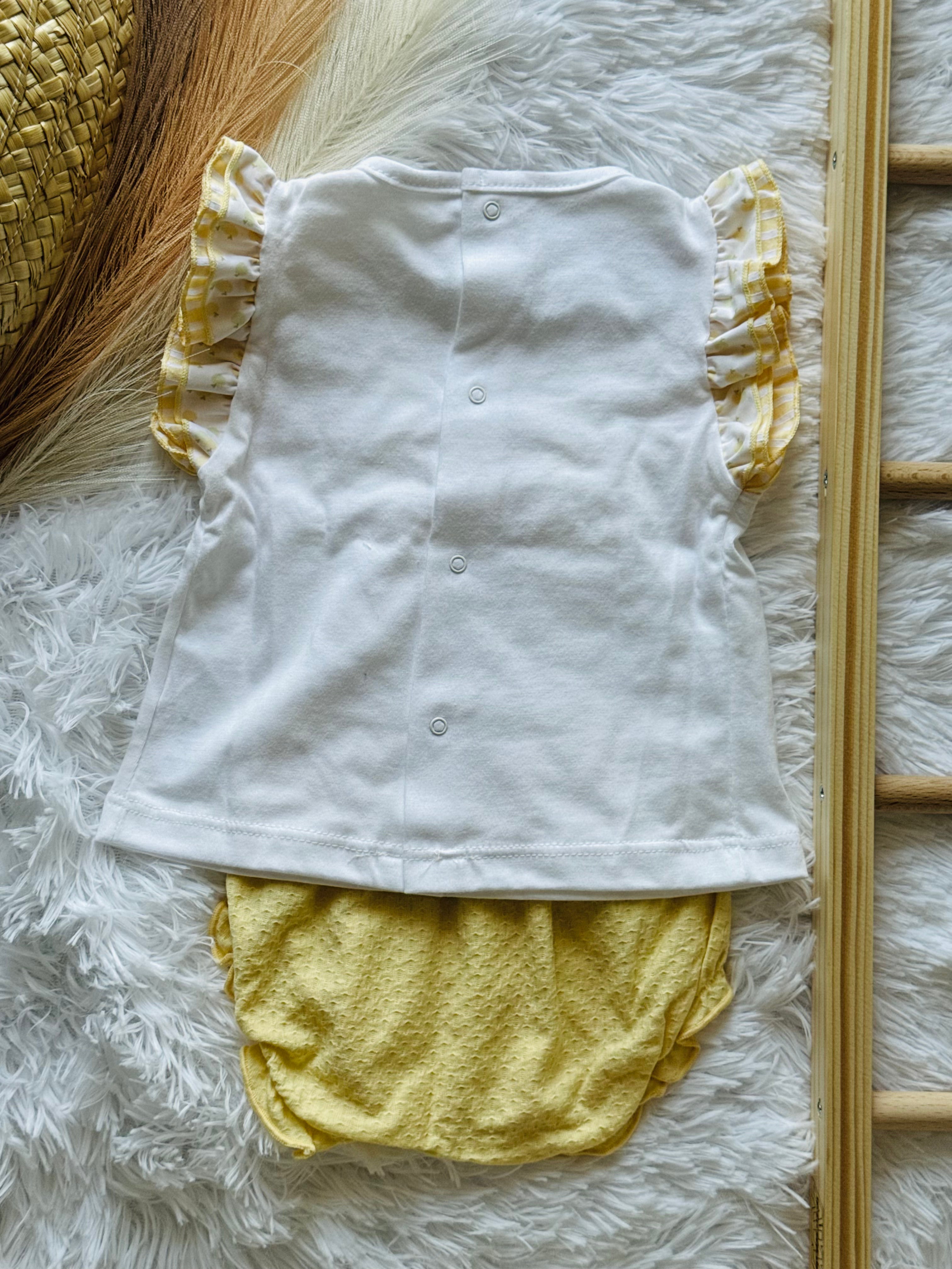Blusa branca e tapa fralda amarelo da Calamaro