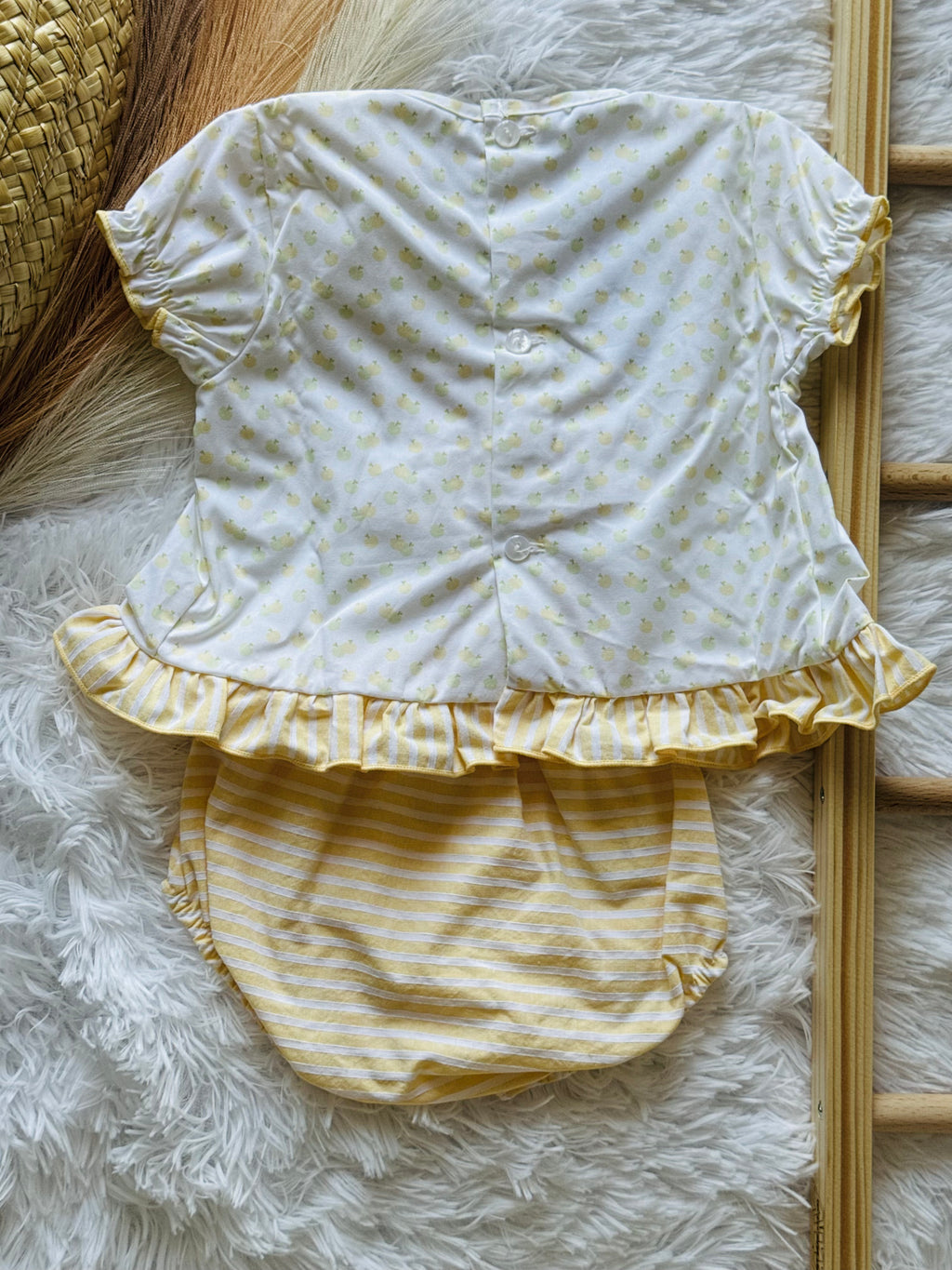 Blusa e tapa fralda amarelo da Calamaro