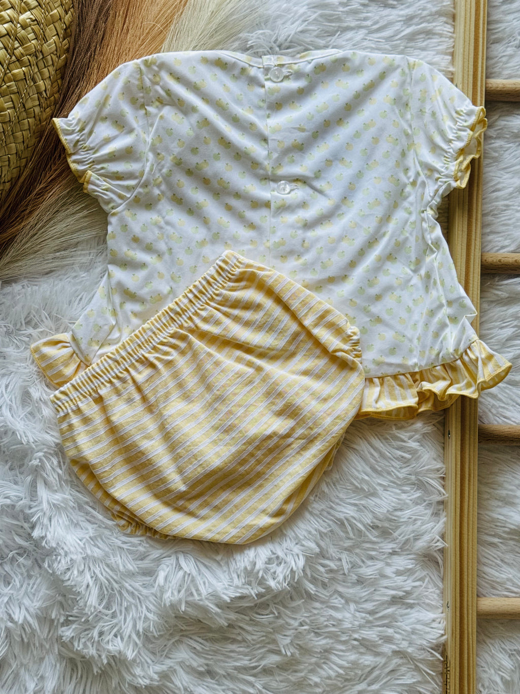 Blusa e tapa fralda amarelo da Calamaro