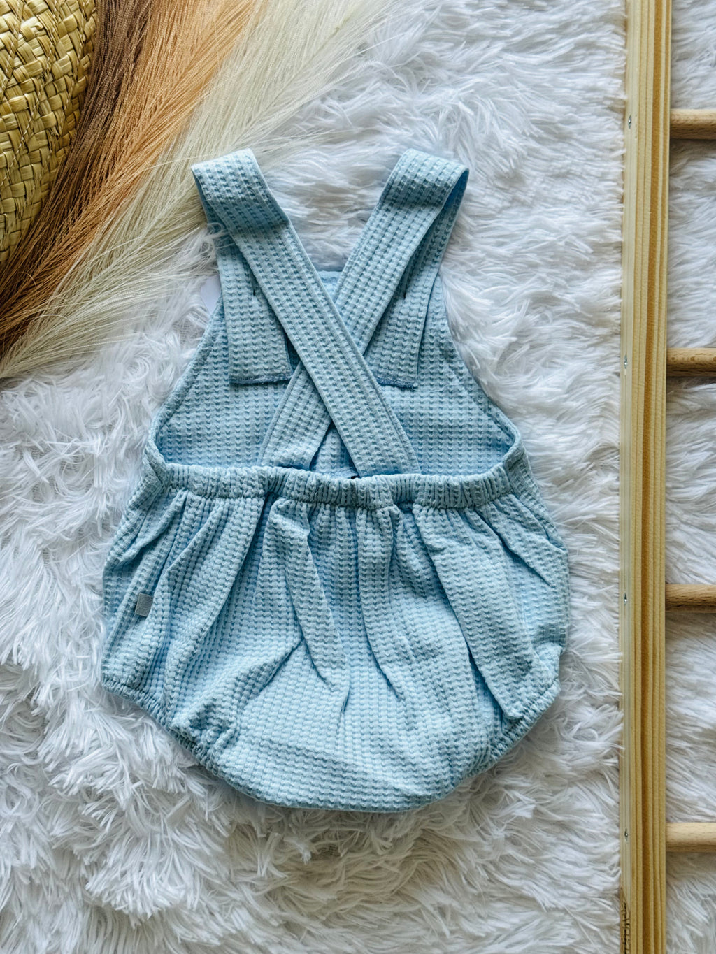 Jardineiras em algodão texturado da Calamaro