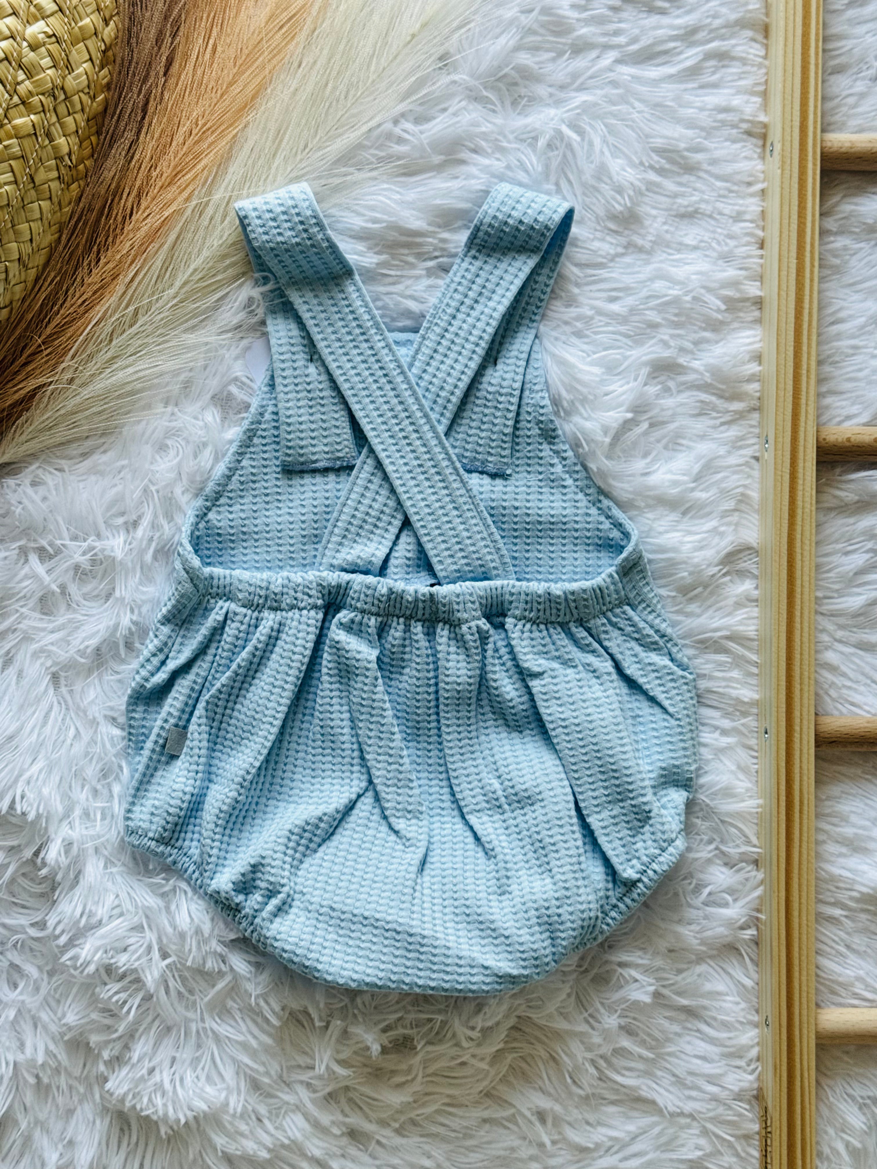 Jardineiras em algodão texturado da Calamaro