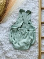 Jardineiras em algodão texturado da Calamaro