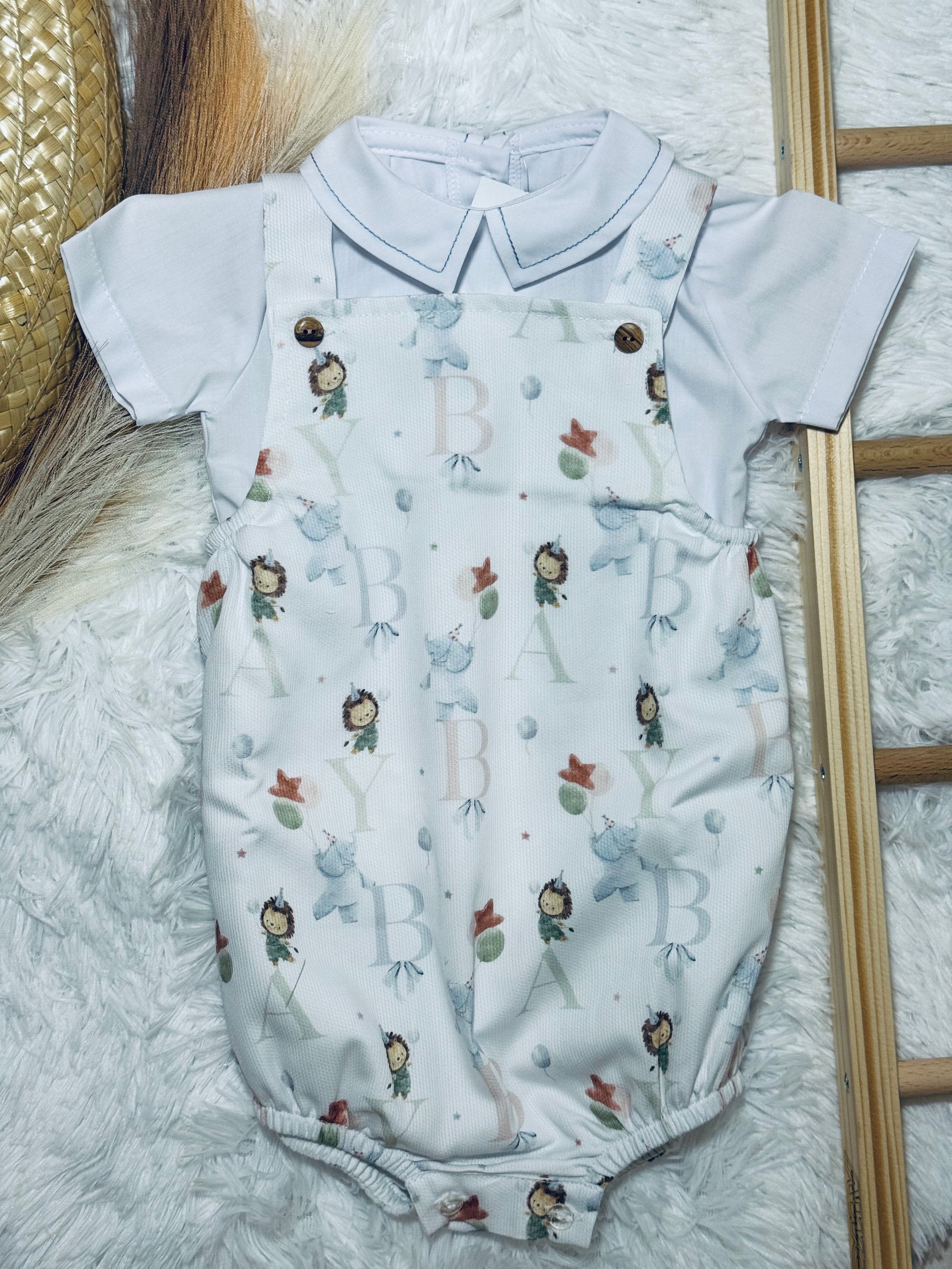 Fofo branco com camisa de gola recta