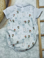 Fofo branco com camisa de gola recta